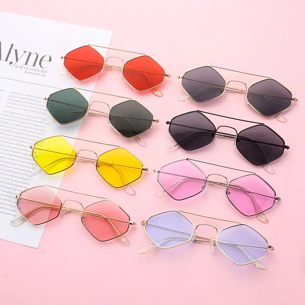 

Eyewear Metal Frame UV400 Protection Irregular Small Frame Polygonal Sunglasses Vintage Sunglasses Female Shades