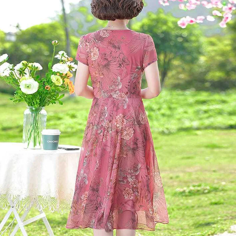 Шифоновое кружевное платье с коротким рукавом V-образным вырезом и цветочным