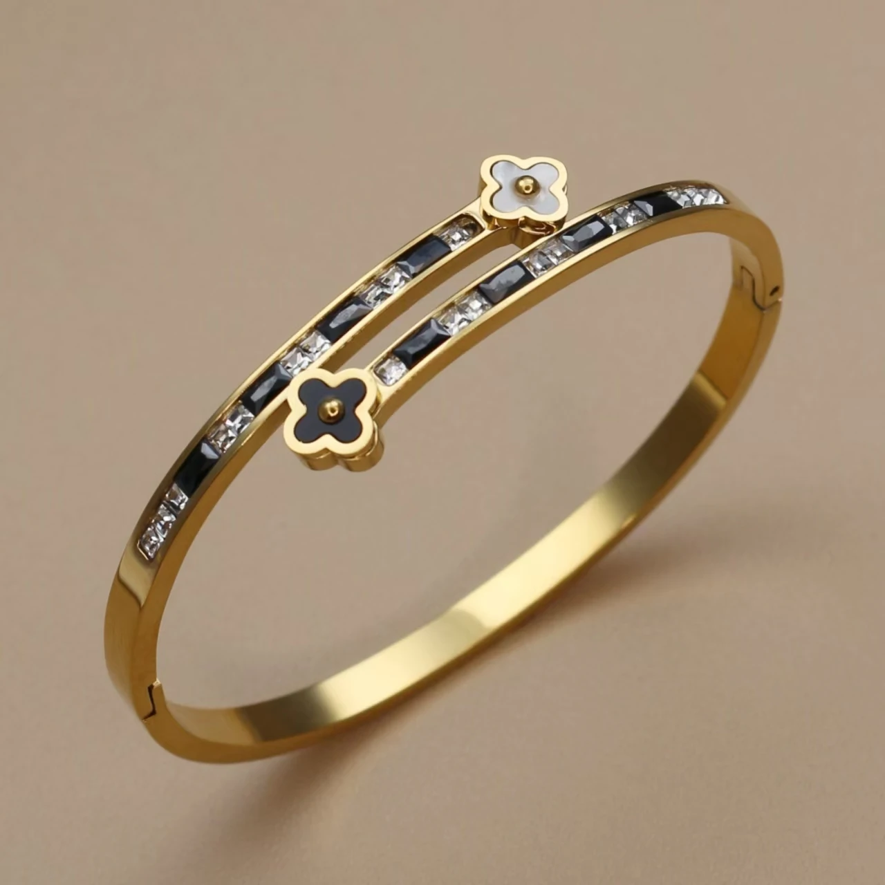 XCB-001 Браслет из нержавеющей стали с четырьмя листами клевера и кристаллами