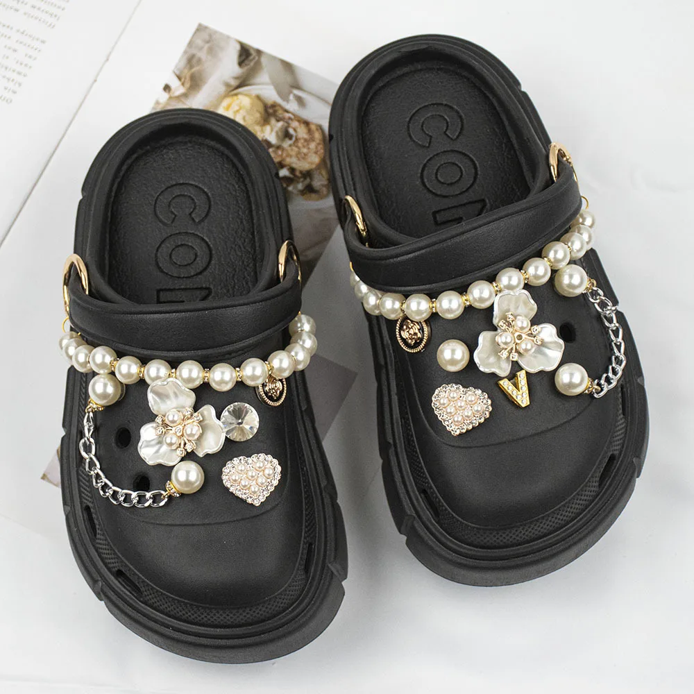 Hot Sale 1 Set Women's Sandals New Designer Croc Charms Gemstone Cool Shoe Decorations Pearl Metal Accessories New