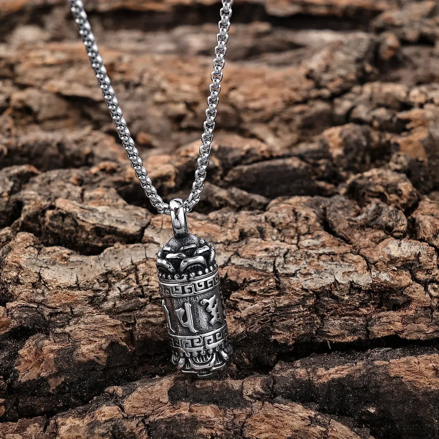 Открывающаяся цилиндрическая подвеска из нержавеющей стали Sanskrit для мужчин