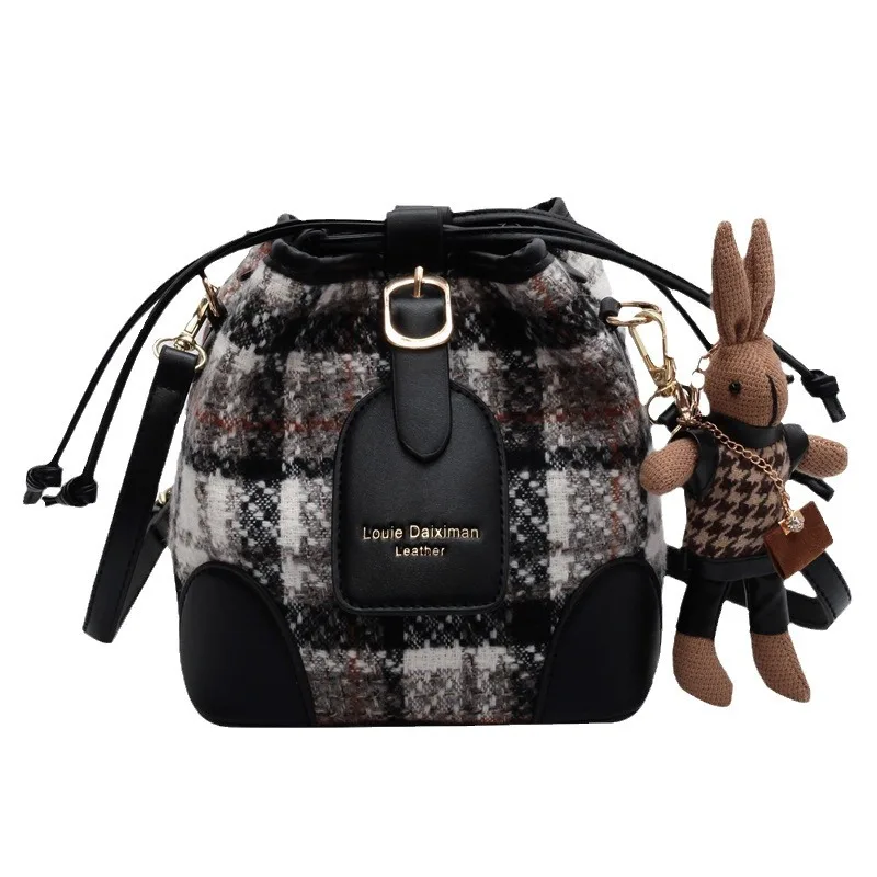 Новая осенне-зимняя женская сумка 2023. Популярная в этом году текстурная