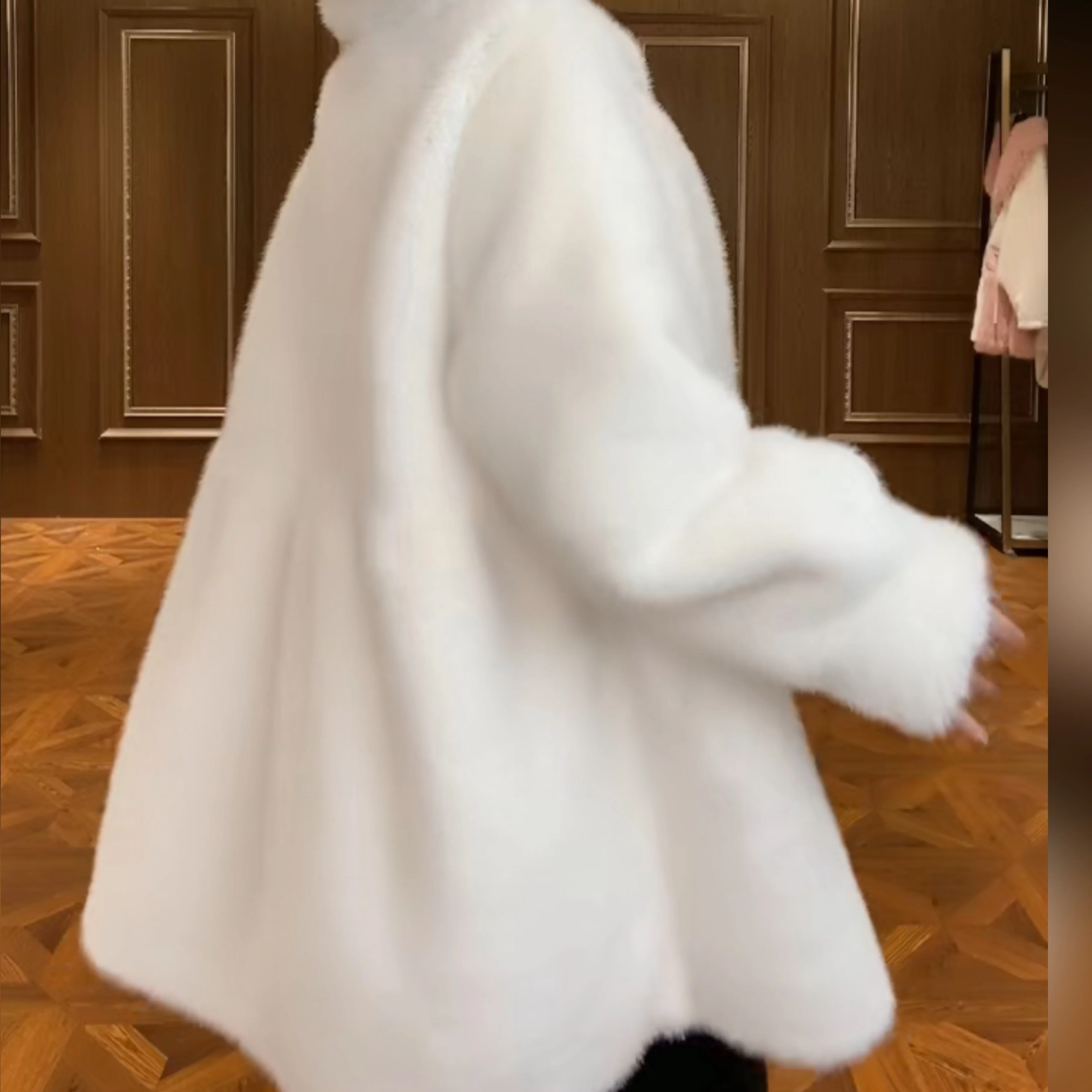 New Women's European Mink Fashion Streetwear Diamonds Warm Fur Coat Ladies 2022 Winter Elegant Casual Trend Office Lady Jacket