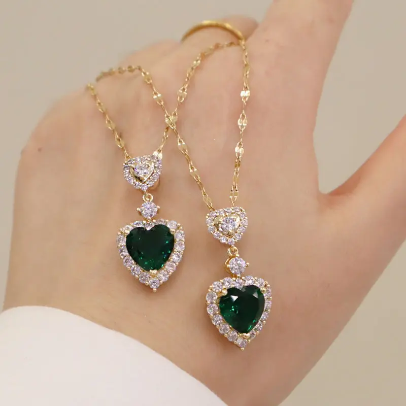 

Vintage Sweet Necklace Women Zircon Green Heart Necklace Shiny Irregular Versatile Temperament Necklace Gift for Women