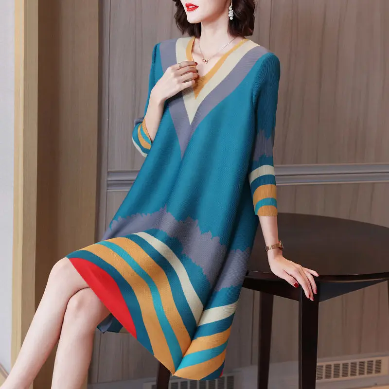 

Dress for Women V Collar Pleated Dress 2022 Autumn New Fashion Navy Wind Loose Large Size Age-longer V Neck Casual Dress Tops