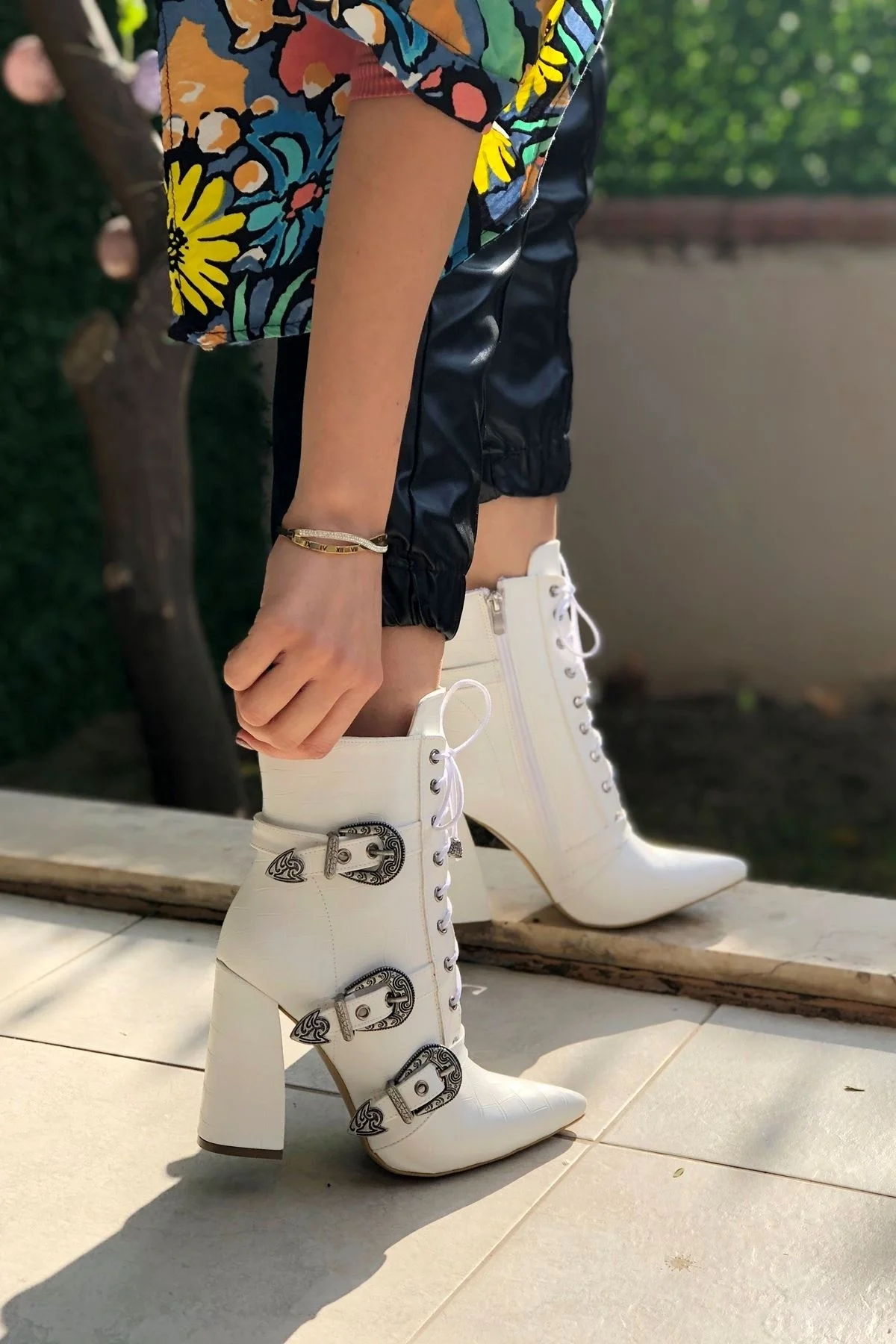 

Activity White Women 'S Boots