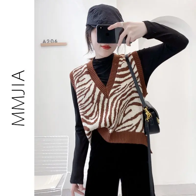 

Женский трикотажный жилет в полоску, с V-образным вырезом