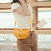 women bag 2022 fashion trends pu design bags with zipper spring summer lady half moon leather grain messenger mobile phone purse
