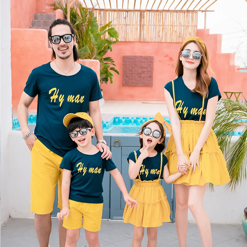 

Family Clothing Sets Mother Kids Daughter Father Dresses T-shirt Family Look Outfits Summer Clothing Set Parent-child Wear Suit