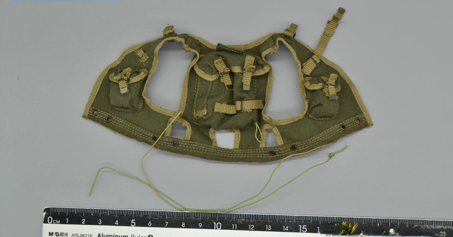 

DID A80144 1/6 Scale Soldier World War II US Rangers Vest Model For 12''Figure