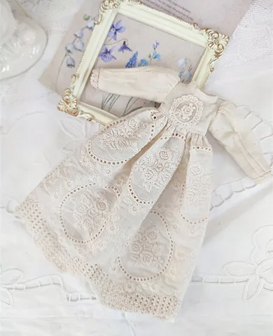 Платье для куклы Blyth красного цвета