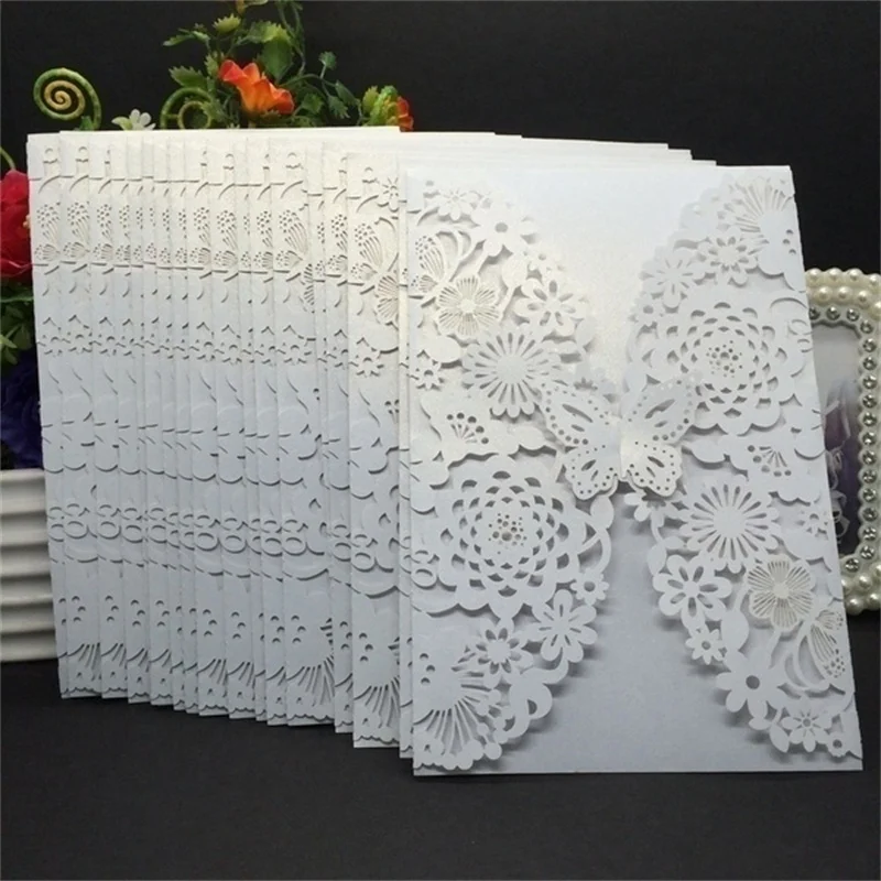 

50pcs Delicate Carved Invitation Card Romantic Butterfly Paper Card Laser Cut Wedding Invitation Card Groom Bride Carved Pattern