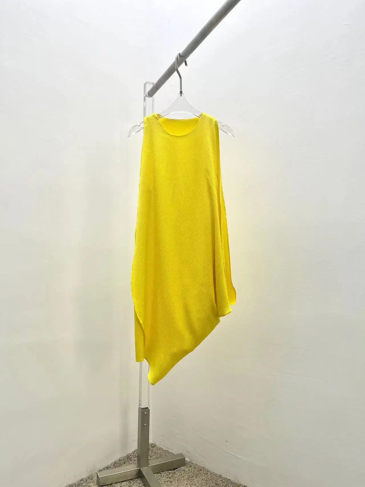 

Женское платье с асимметричным подолом, желтое свободное платье для отдыха, лето 2023