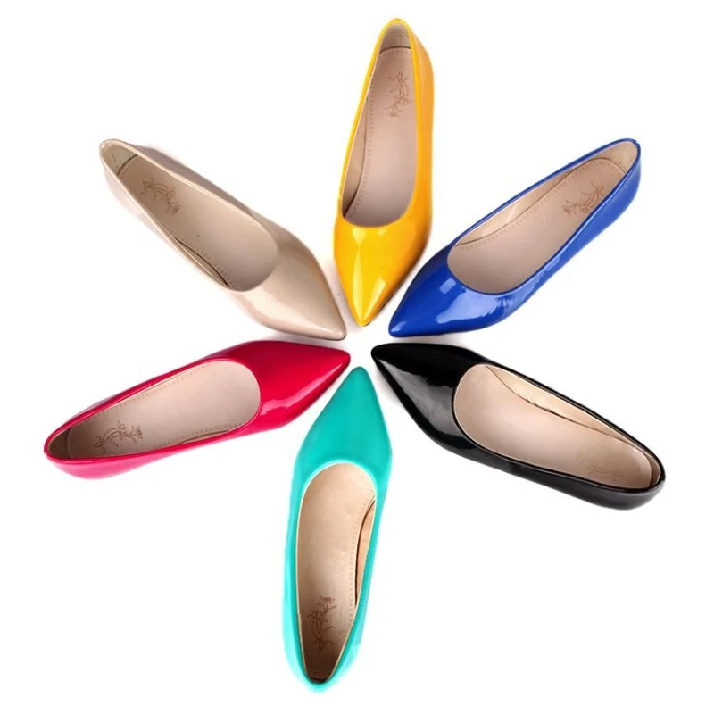 

2023 New Hot Selling Blue Red Yellow Black Green Glossy Lacquer Leather Women's Naked Flat Shoes for Women, Comfortable and