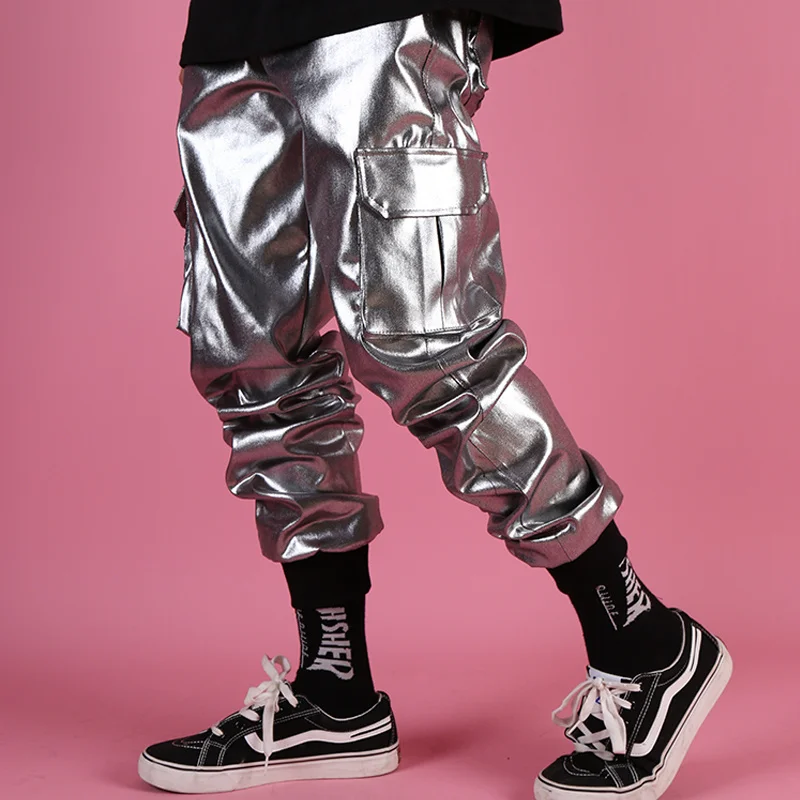 

Брюки мужские кожаные с карманами, сценические штаны в стиле панк/певец, серебристые брюки в стиле хип-хоп, уличная одежда, повседневные султанки
