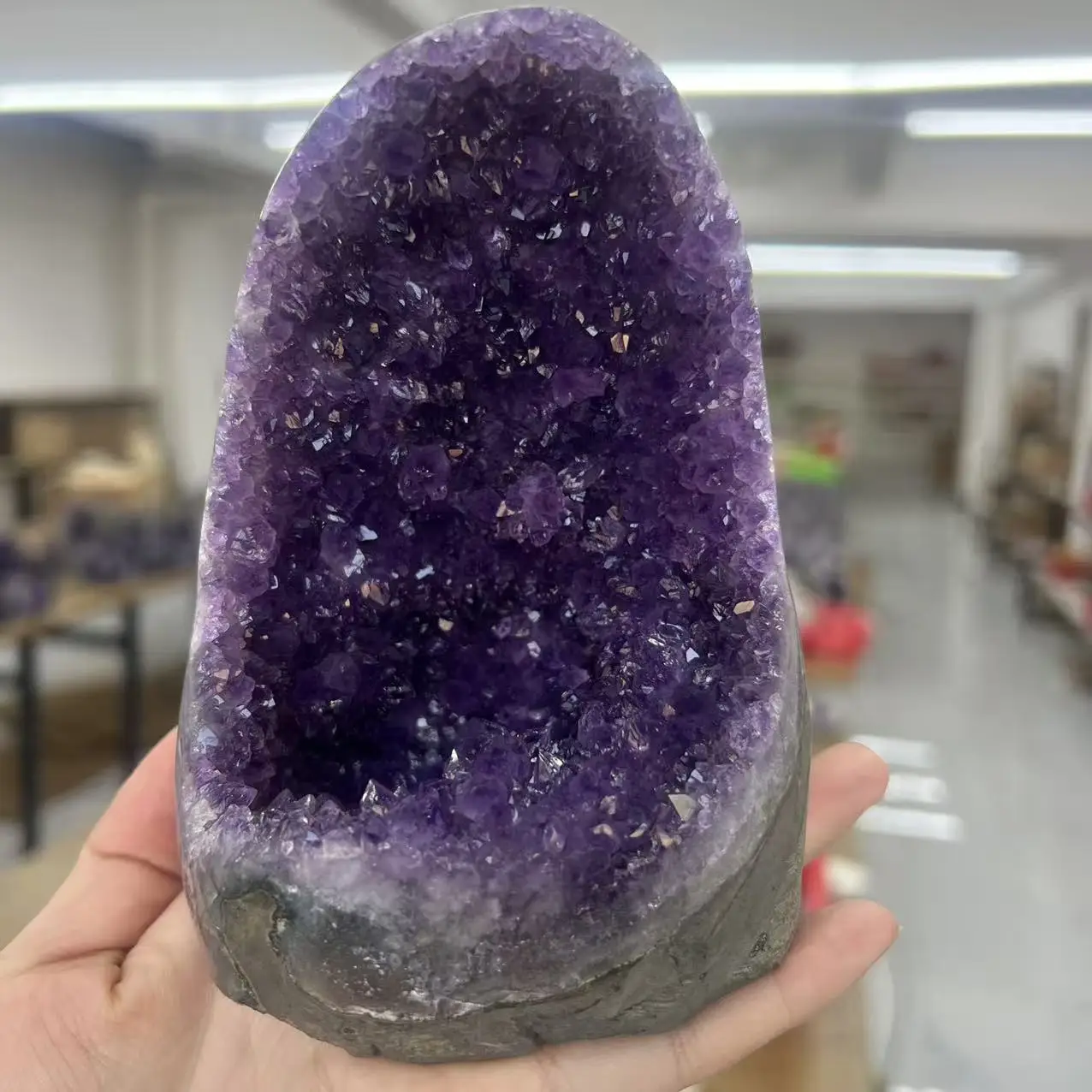 

Натуральный Уругвайский Аметистовый Кристалл Кластер