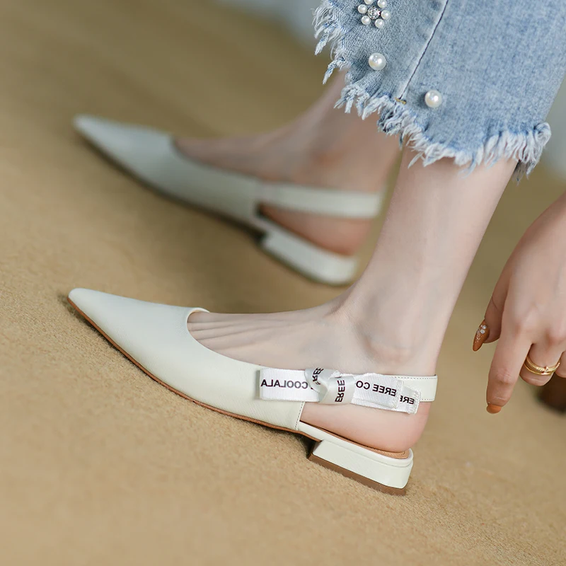 

Сандалии женские из лакированной кожи, роскошные брендовые босоножки на низком каблуке, с бантом, с ремешком сзади, с заостренным носком, об...