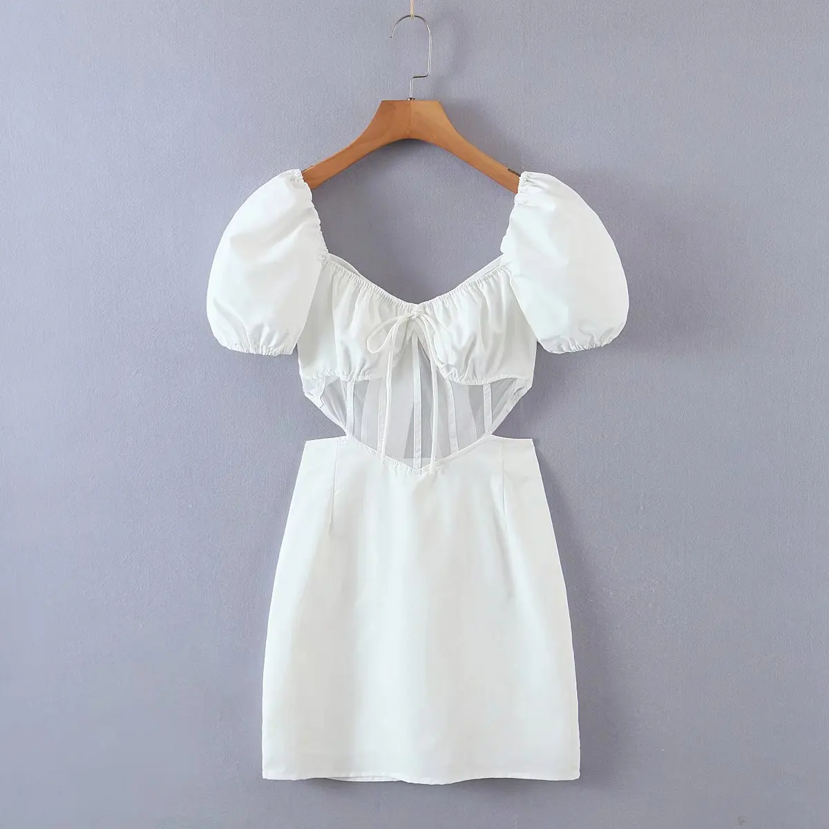 

Женское мини-платье с рукавами-фонариками