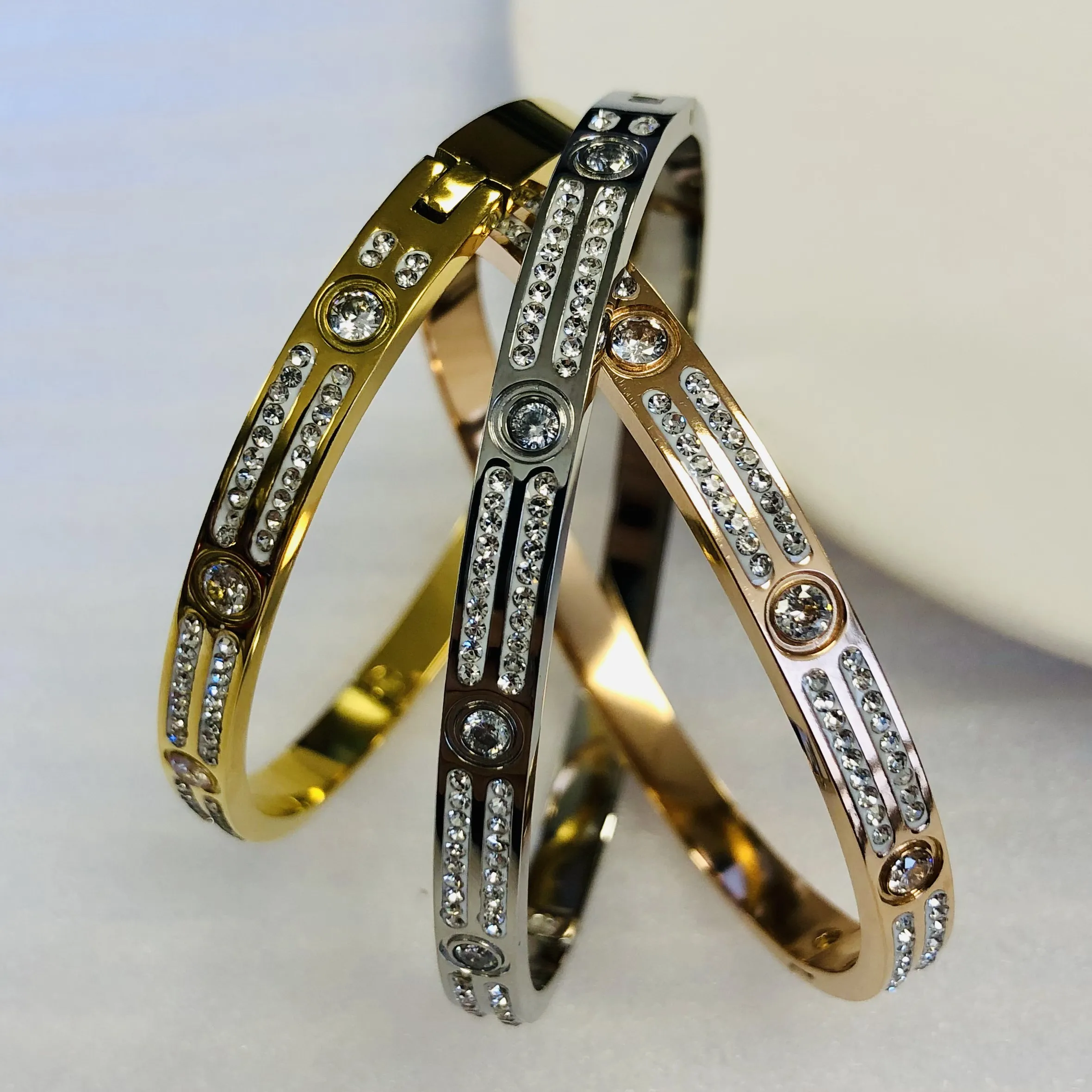 

Brand New Luxury Crystal Bracelets For Women Stainless Steel Waterproof Jewelry Banges Best Gift manchette bijoux