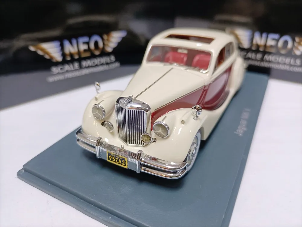 

Neo 1:43 For MKV Sedan 1950 Vintage Car Simulation Limited Edition Resin Metal Static Car Model Toy Gift