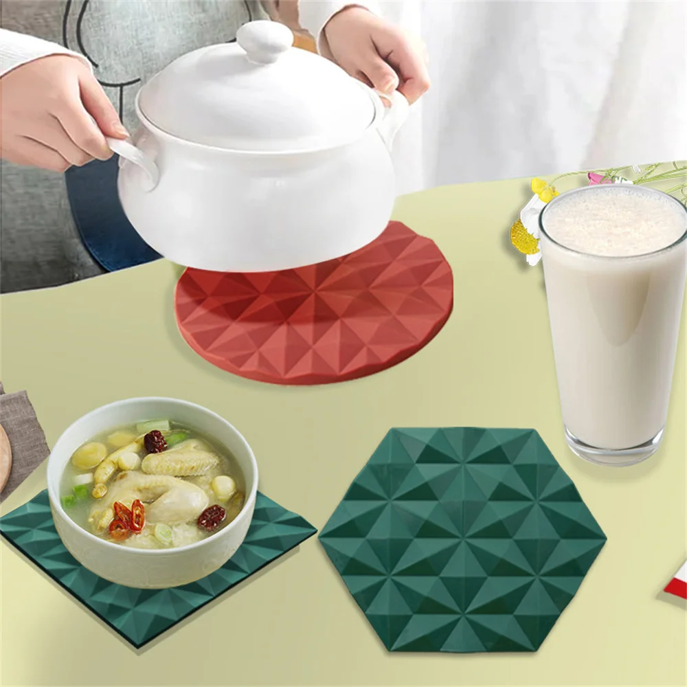 

Kitchen Gadgets Anti-scald Pan Pad Twisted Without Deformation Silicone Dish Pad Lovable Diamond Diamond Face Table Mat Cup Pad