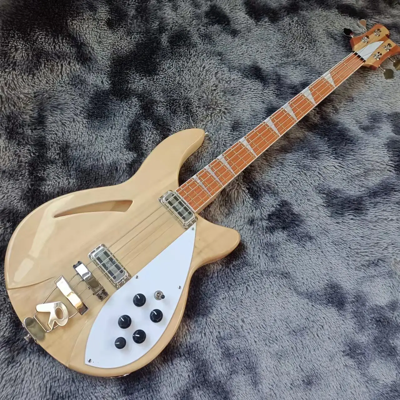 

2022!Natural Wood Color Semi-hollow Electric Bass Guitar 4 Strings with Rosewood Fretboard,White Pickguard,Customizable
