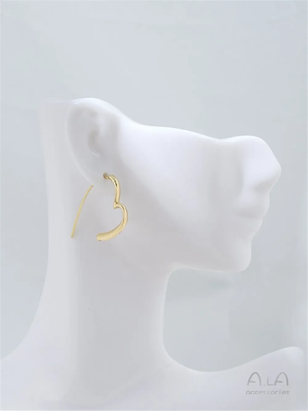 Серьги в форме персикового сердца из 14-каратного золота крючки для ушей Love легкие