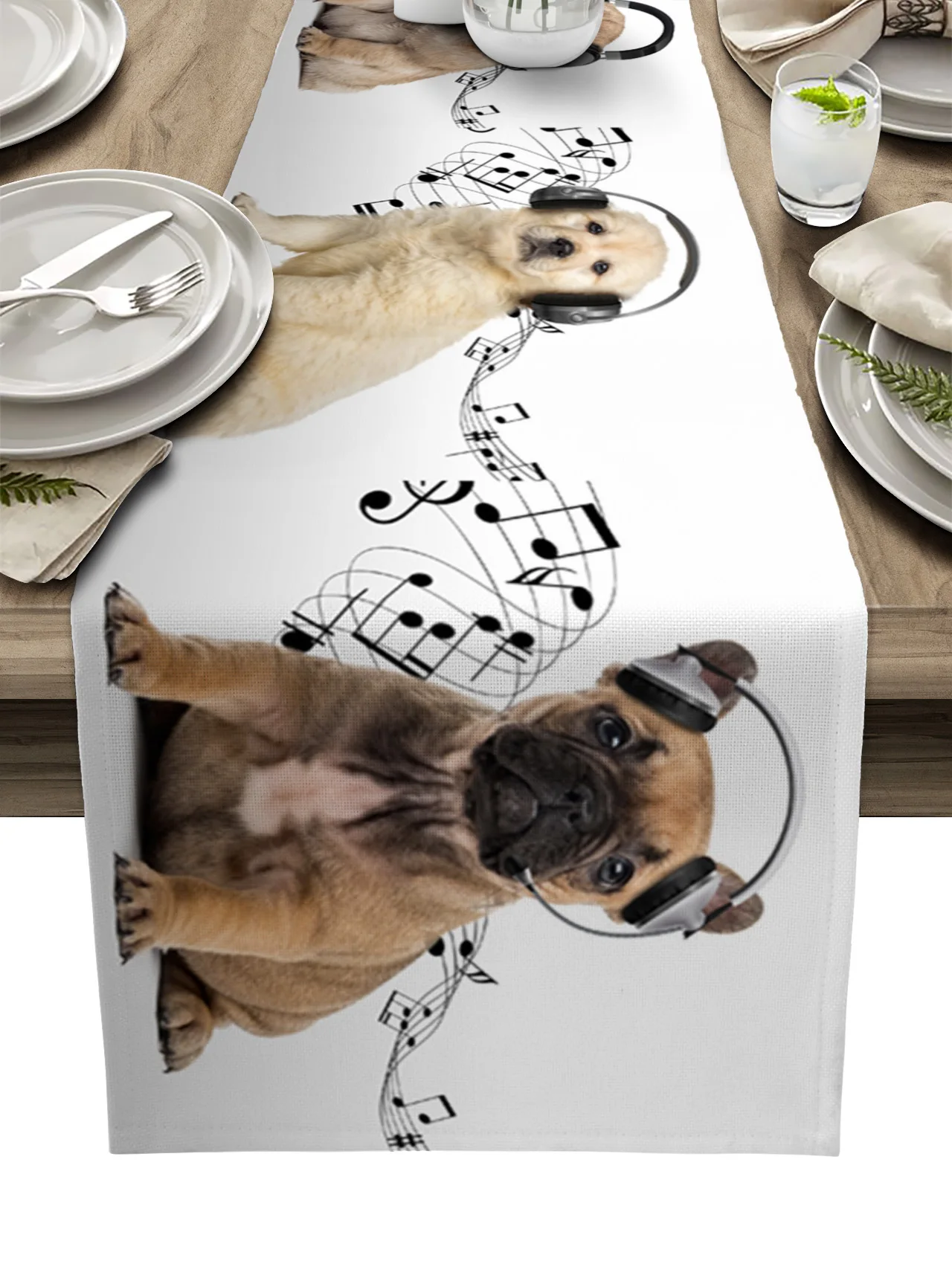 

Драка мопса золотистый ретривер наушники музыкальная настольная дорожка украшение домашний декор обеденный стол украшение стола