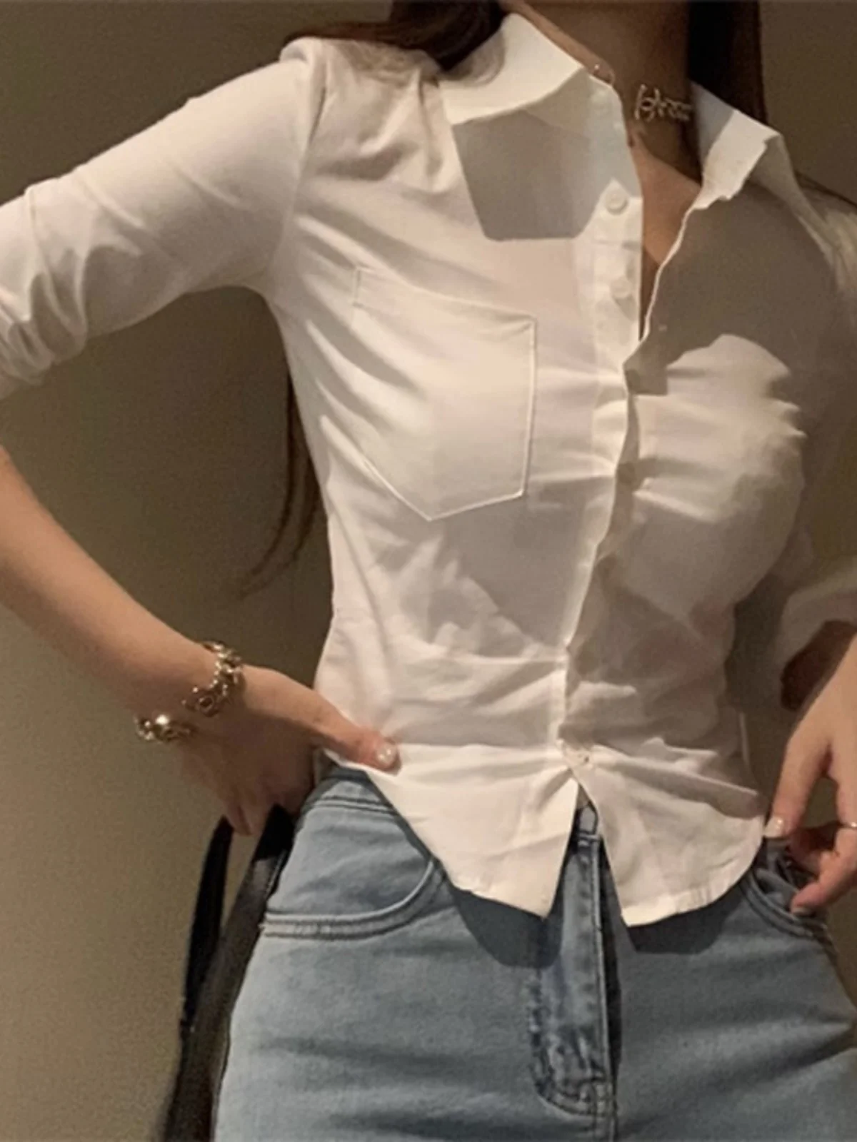 White Shirts Women 2024 New Spring Short Outer Wear Slim fit Top Design Sense French sle Tight Waist Shirt