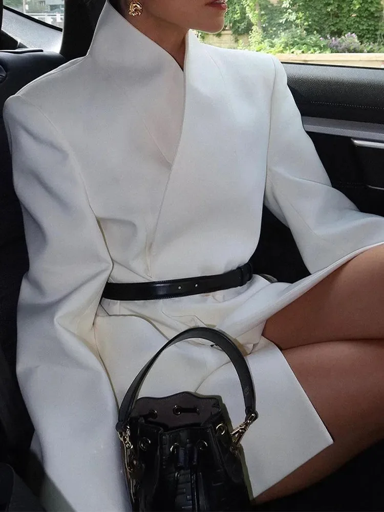 Элегантный белый пиджак с воротником-стойкой и двойным карманом женский модный