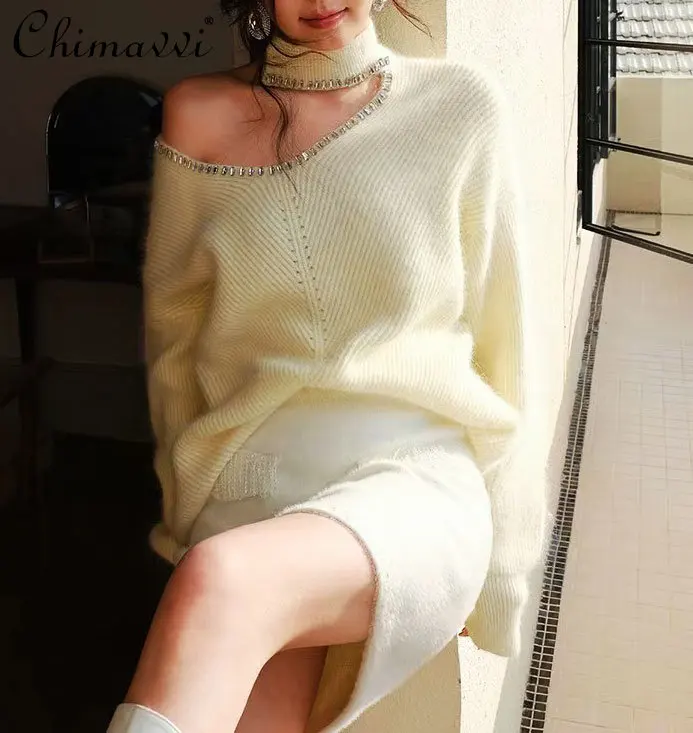 

2022 Autumn Winter New Fashion Elegant Off-the-Shoulder Rhinestone Sweater Women's Loose Lazy Style Halter Diamond Knitted Top