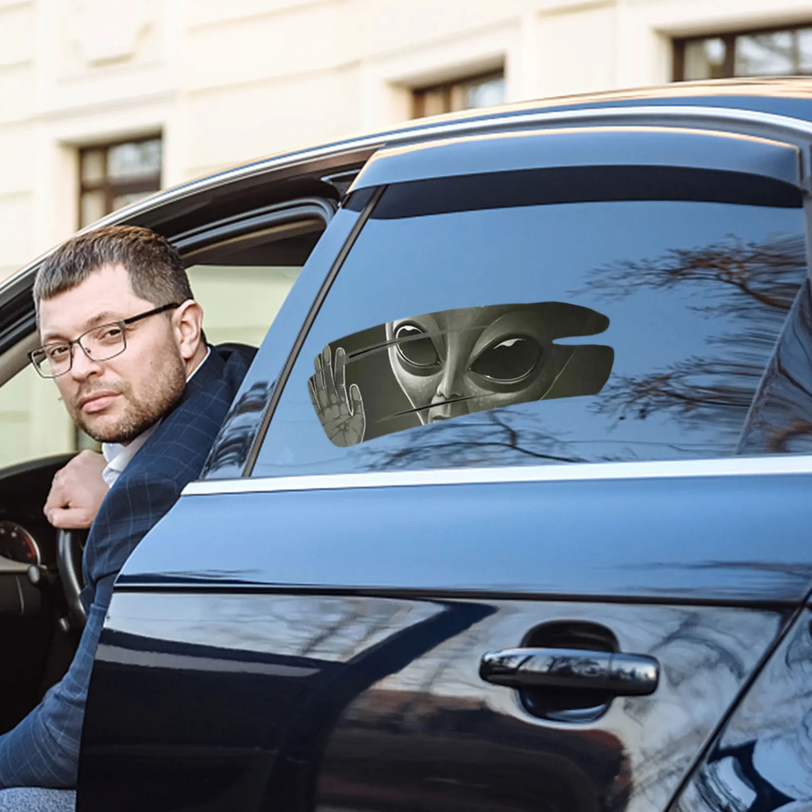 3D наклейка с инопланетянином треснувшим автомобилем универсальная