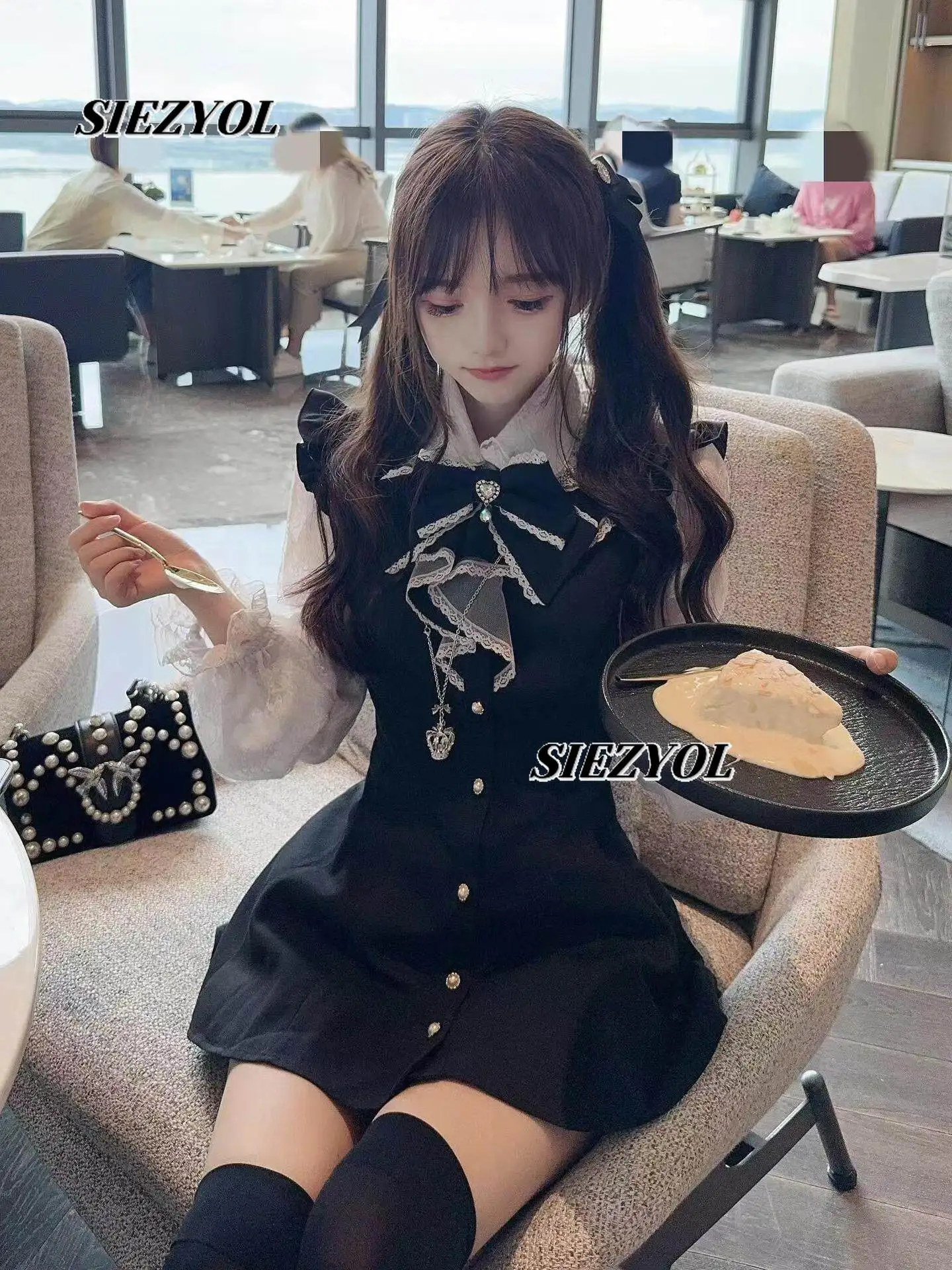 Фото Комплект платья и шорт Sc Lolita: черно-белый, приталенный, с бантом и кружевом, в японском стиле, с завышенной талией, облегающий, для массового производства №3