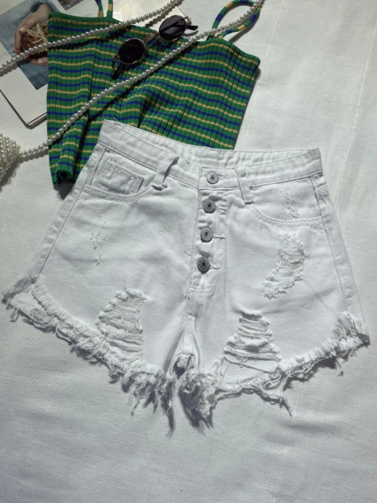Женские джинсовые шорты ZCWXM на пуговицах с дырками лето 2022 необработанными