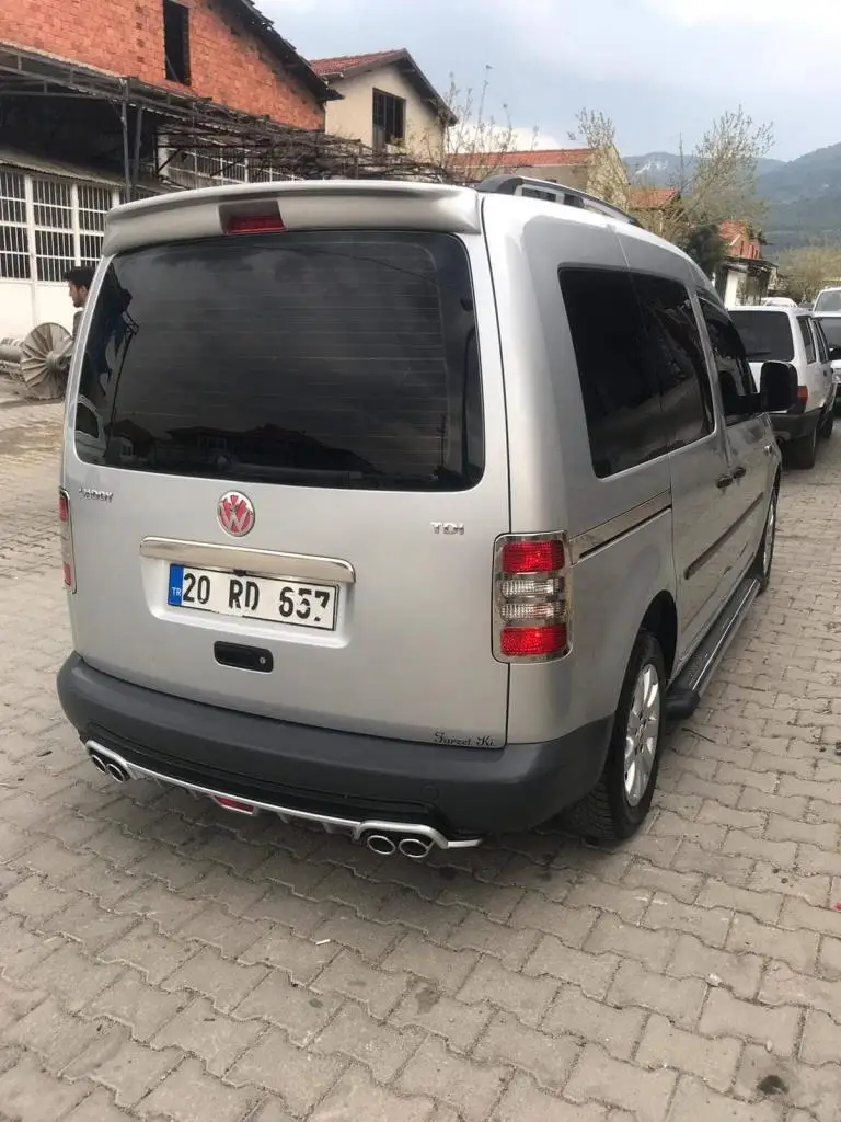 Задний бампер с шестью спойлерами для Volkswagen Caddy Универсальный комплект кузова 4 выхода.