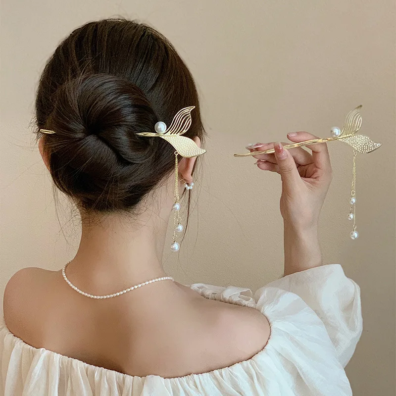 

Fishtail Tassel Hairpin Women Hair Stick Pearl and Crystal Barrette Female Xia Ancient Style Pan Hairpin Sweet Hair Ornament