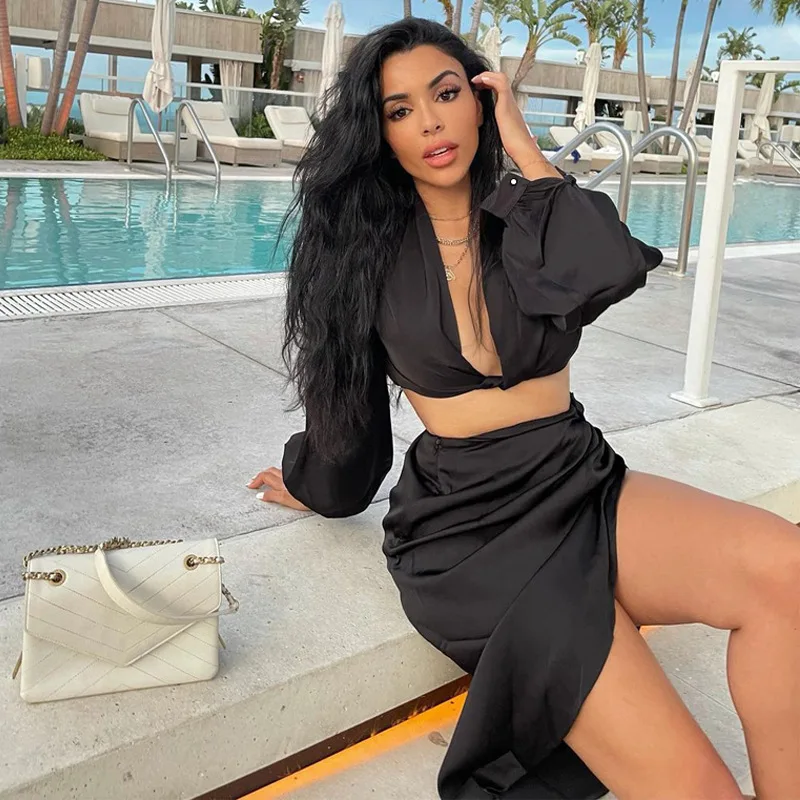 

New Women's Solid Color Long Sleeve Deep V-Neck Top Slit Pleated Skirt 2Pcs Set