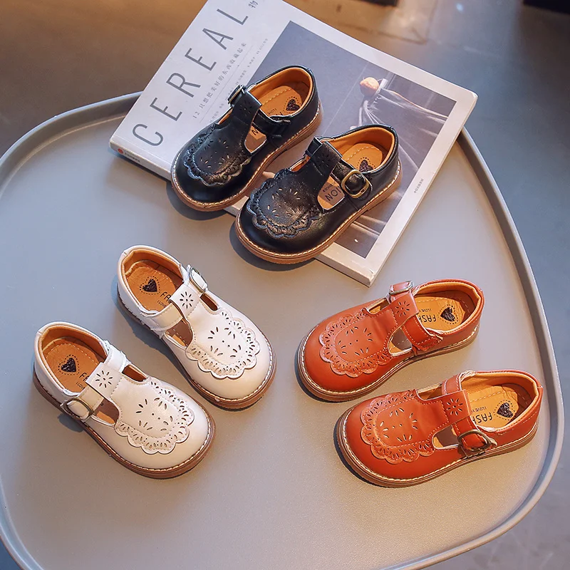 

2023 new type young girls' spring T-shirt sweet children's leather shoes 21-30 tricolor round head school children's flat shoes