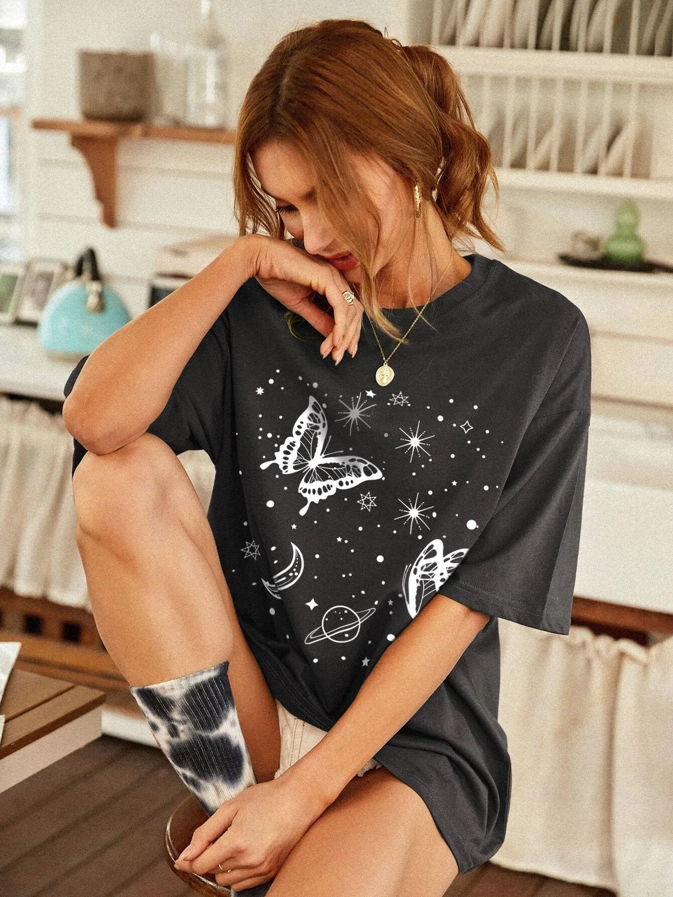

Drop Shoulder Butterfly Print Tee