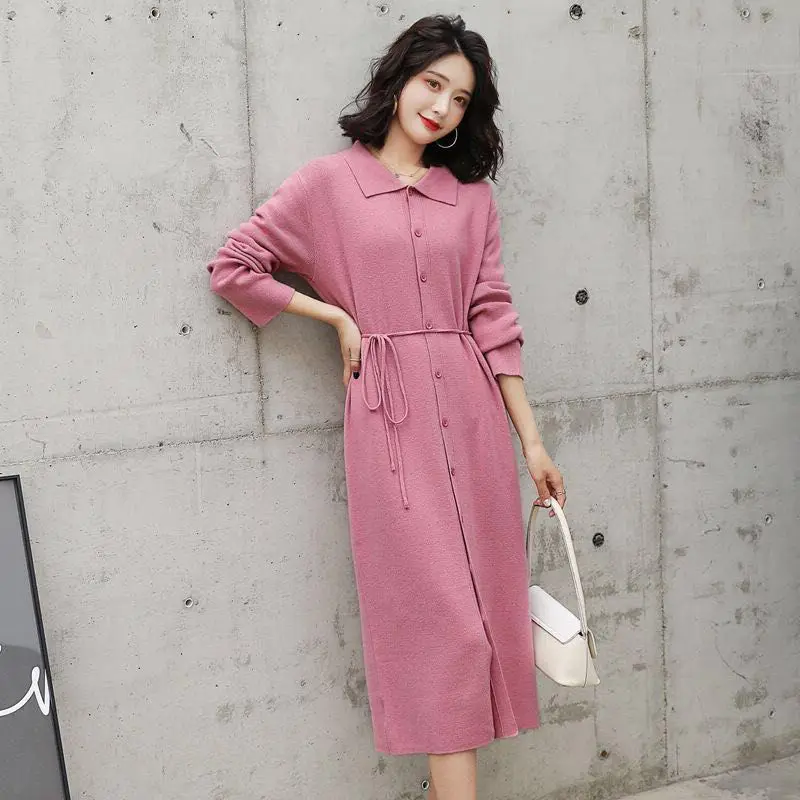 

Knitted dress 2022 autumn and winter new temperament waist slimming long sweater skirt over the knee with a bottoming skirt.