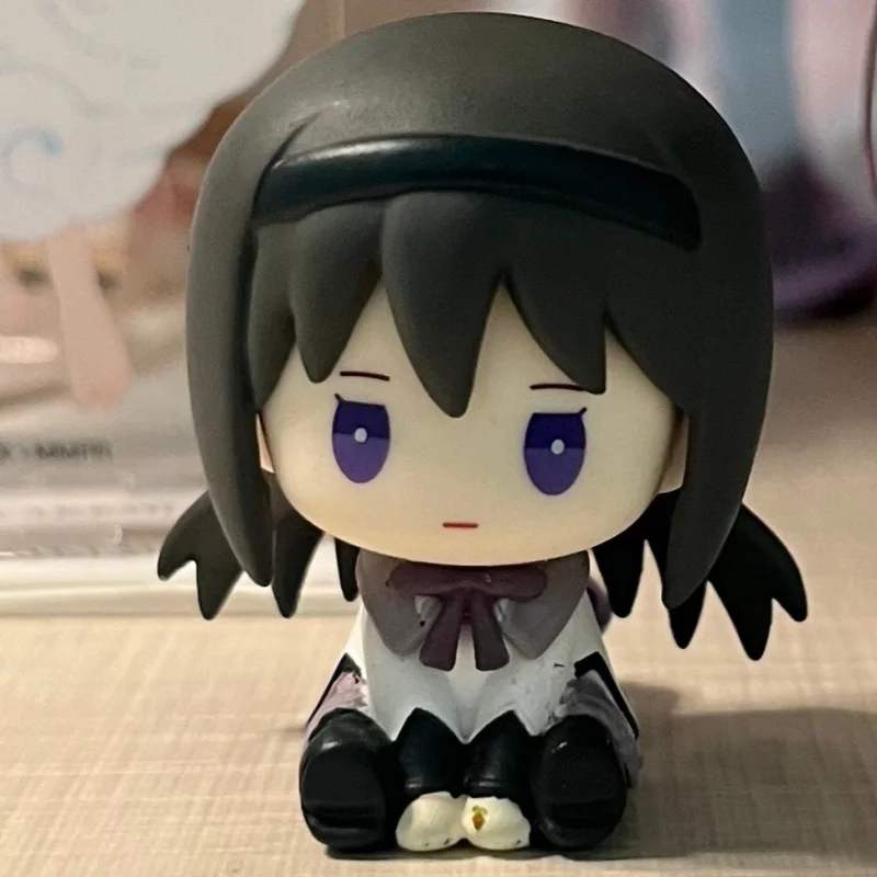 Фото Оригинальная коллекционная фигурка BUSHIROAD Puella Magi Madoka Magica Wind-Up Sitting Gashapon: Мадока, Хомура, Мами, Кёко, Саяка – подарок для коллекционеров №5