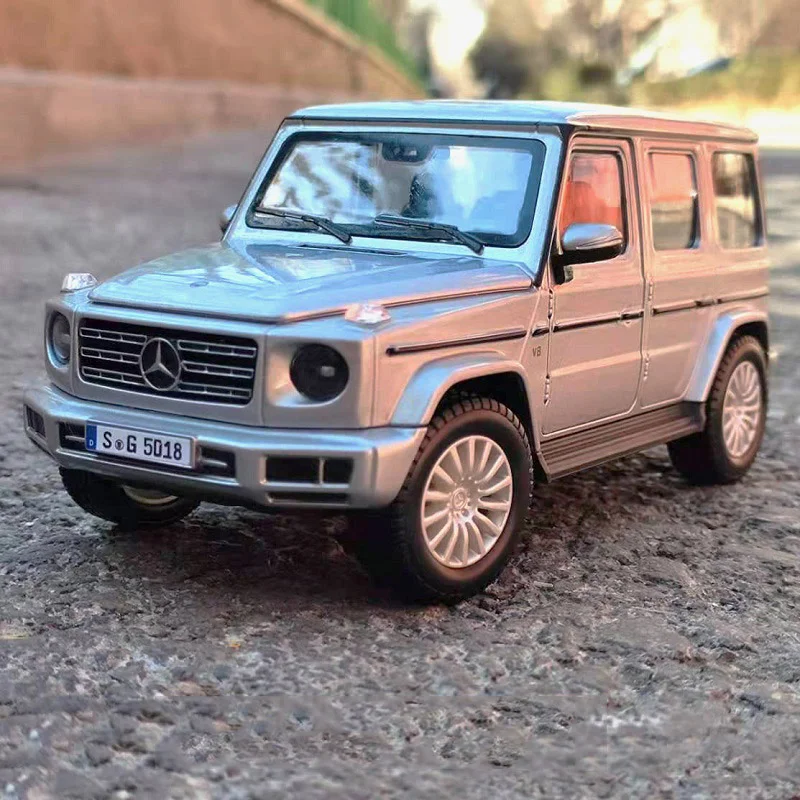 Mercedes g500 SUV