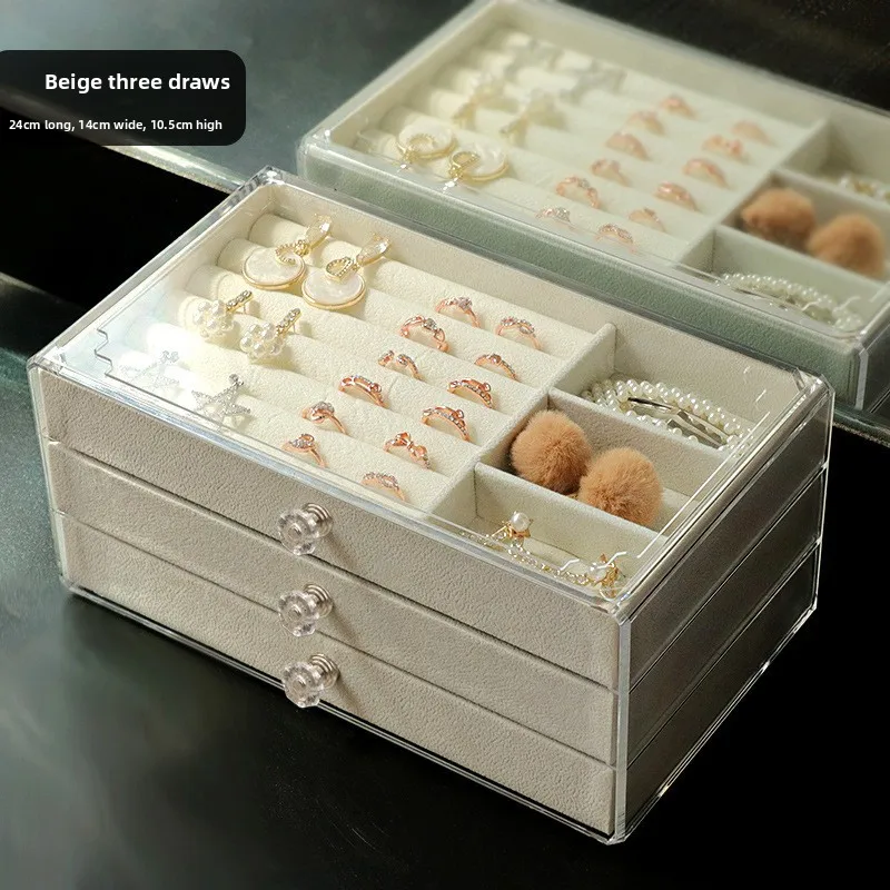 

Бархатный футляр для украшений