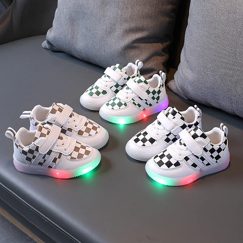 

Весенне-осенняя повседневная обувь для девочек светящиеся туфли кроссовки для мальчиков светодиодная подсветка Детская обувь Маленькая Белая обувь