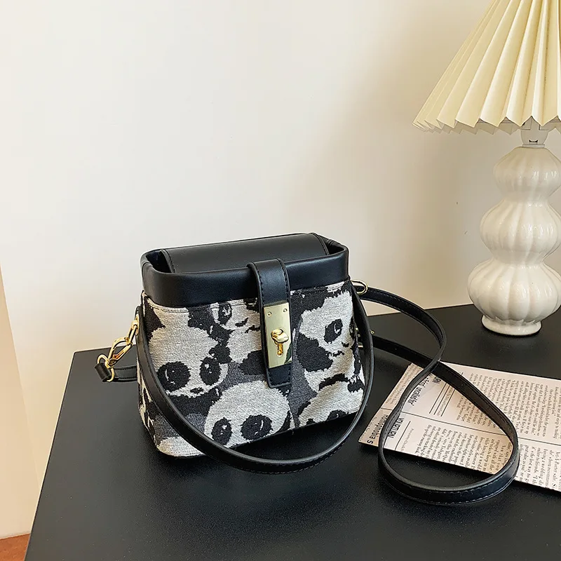 

Bags for Women 2022 Messenger Bag New Fashion Texture Niche Design Bag 2022 New All-match Popular Portable Fashion Trend Bag