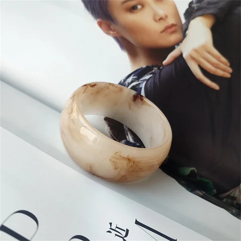 Винтажные разноцветные браслеты из акрила