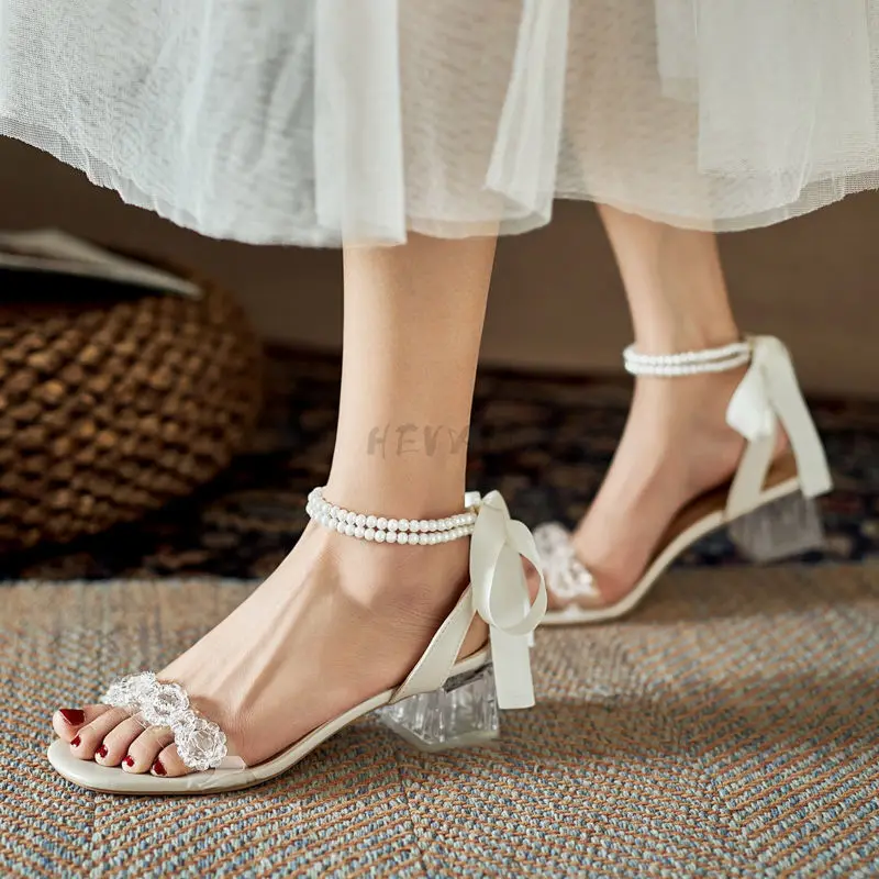 

2022 Mid-heel Pearl Strap Sandals Women's Thick Heel 2021 Summer Transparent One Word With Crystal High Heels