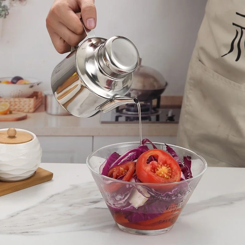 

Household Stainless Steel Oil Can Thickened Multi-purpose Soy Sauce Pot with Cover and Handle Kitchen Condiment Utensils