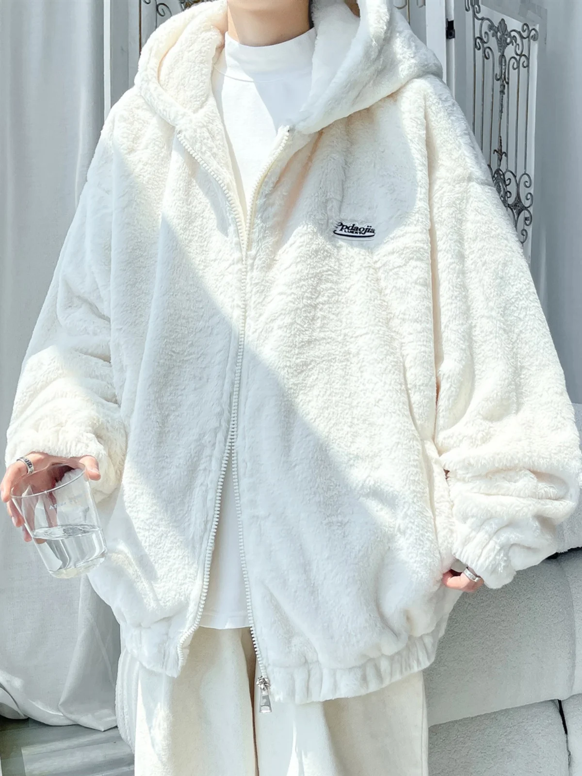 Мягкое клейкое приятное для кожи с капюшоном из искусственного кроличьего меха