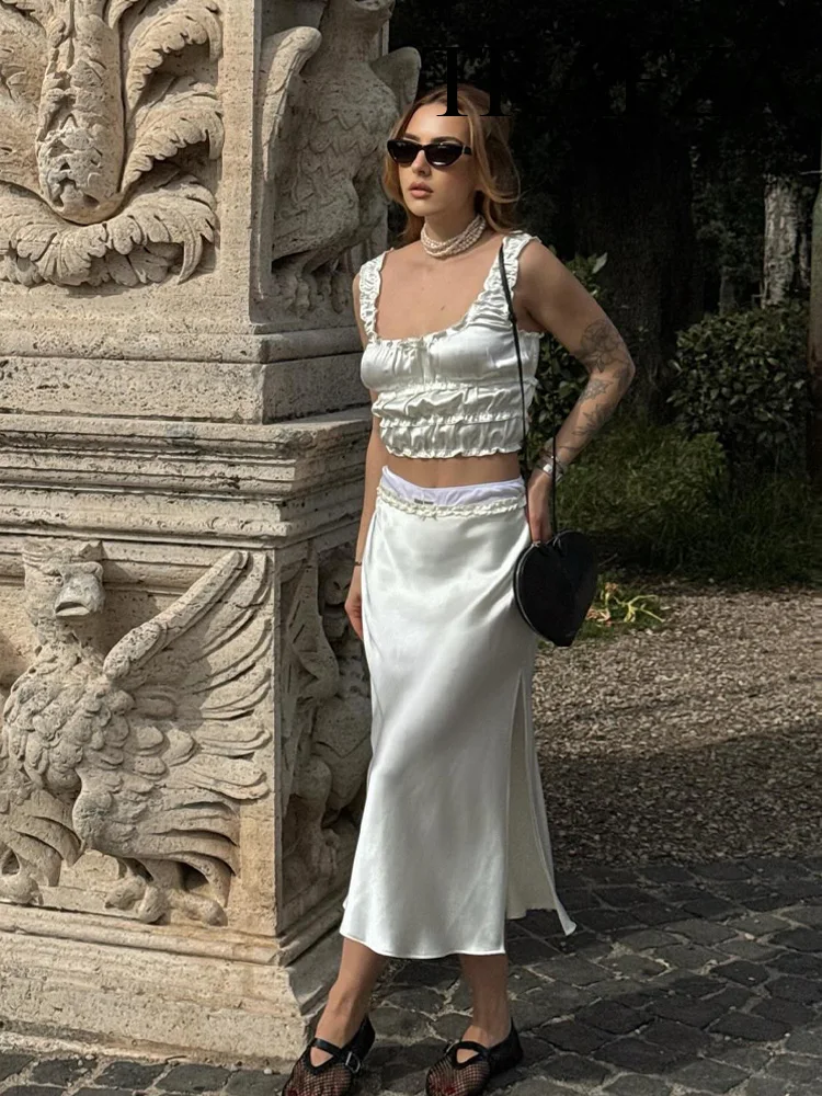 Женский приталенный топ с открытой спиной и атласная текстурированная юбка